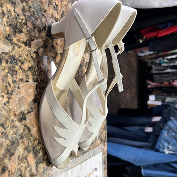 Coast ballroom white leather/mesh heel size 9N - Picture 2 of 4
